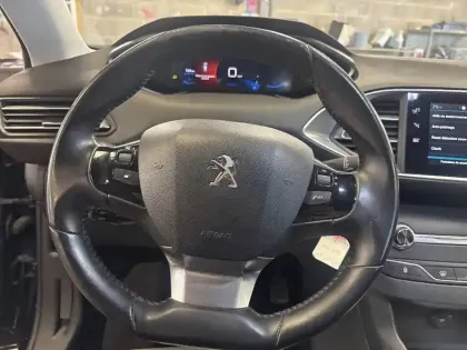 Photo 28 Peugeot 308  PureTech 110ch S&S BVM6