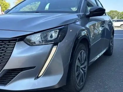 Photo 15 Peugeot 208  Electrique 50 kWh 136ch