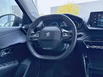 Photo 8 Peugeot 208  Electrique 50 kWh 136ch