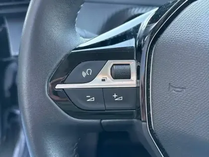 Photo 18 Peugeot 208  Electrique 50 kWh 136ch