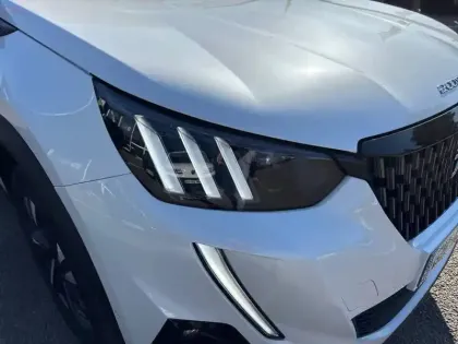Photo 15 Peugeot 2008  PureTech 130 S&S EAT8