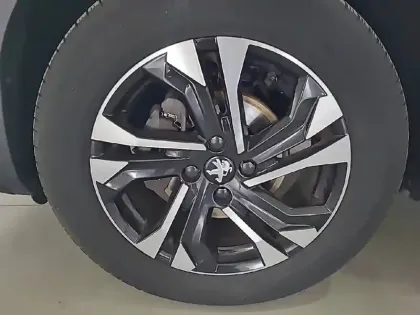 Photo 32 Peugeot 2008  PureTech 130 S&S EAT8