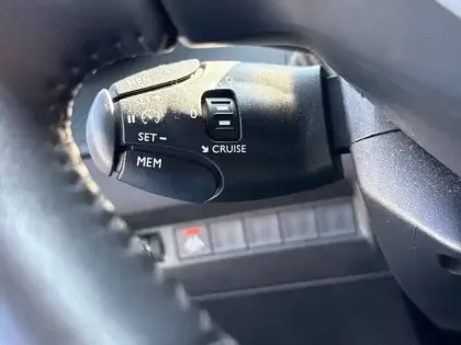Photo 19 Peugeot 208  Electrique 50 kWh 136ch