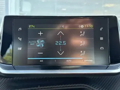 Photo 14 Peugeot 208  Electrique 50 kWh 136ch
