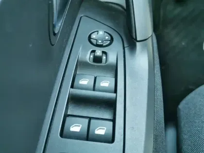 Photo 19 Peugeot 2008  PureTech 100 S&S BVM6