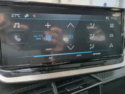 Photo 34 Peugeot 2008  PureTech 100 S&S BVM6