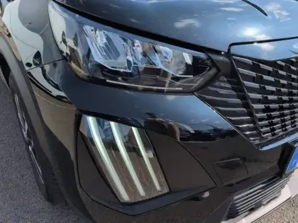 Photo 35 Peugeot 2008  PureTech 100 S&S BVM6