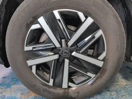 Photo 32 Peugeot 2008  PureTech 100 S&S BVM6