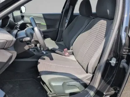 Photo 30 Peugeot 2008  PureTech 100 S&S BVM6