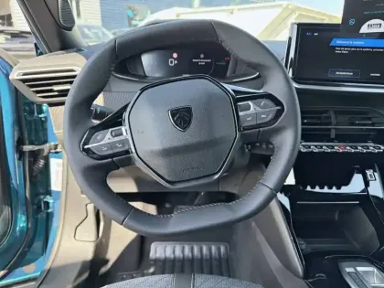 Photo 8 Peugeot 2008  Hybrid 110 e-DCS6