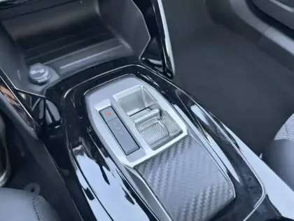 Photo 13 Peugeot 2008  Hybrid 110 e-DCS6