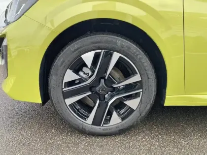 Photo 12 Peugeot 208  PureTech 100 S&S BVM6