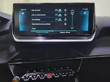 Photo 41 Peugeot 2008  BlueHDi 130 S&S EAT8