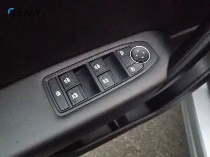 Photo 11 Renault Captur  E-Tech 145 - 21