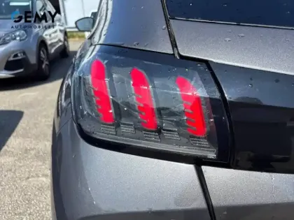 Photo 22 Peugeot 208  PureTech 100 S&S BVM6