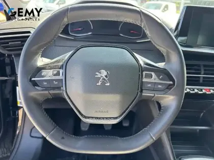 Photo 12 Peugeot 2008  PureTech 100 S&S BVM6