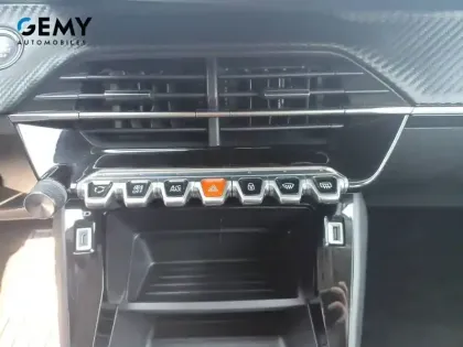 Photo 14 Peugeot 208  Electrique 50 kWh 136ch