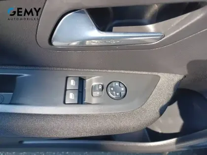 Photo 11 Peugeot 208  Electrique 50 kWh 136ch