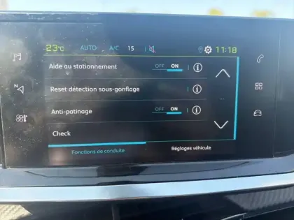 Photo 17 Peugeot 2008  Electrique 136 ch