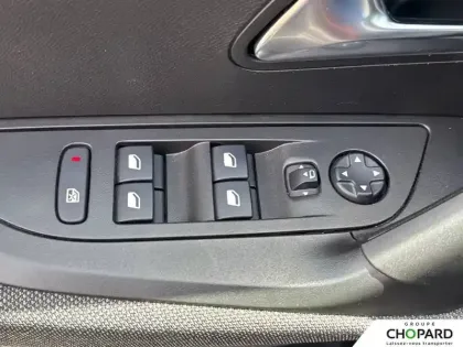Photo 23 Peugeot 2008  Electrique 136 ch