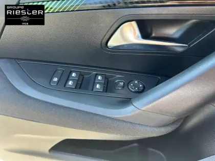 Photo 14 Peugeot 2008  PureTech 100 S&S BVM6