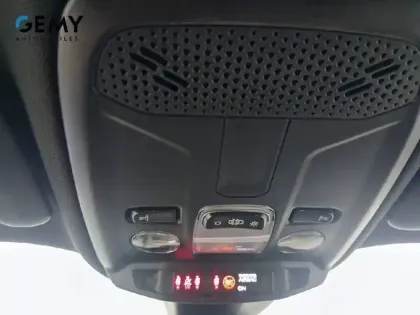 Photo 37 Peugeot 2008  PureTech 130 S&S BVM6