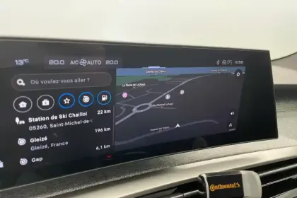Photo 39 Peugeot 5008  Plug-in Hybrid 225 ch e-DCS7