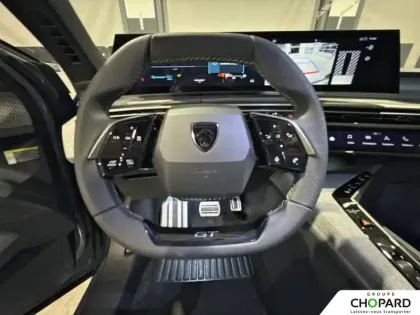 Photo 15 Peugeot 5008  Plug-in Hybrid 225 ch e-DCS7
