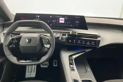 Photo 34 Peugeot 5008  Plug-in Hybrid 225 ch e-DCS7