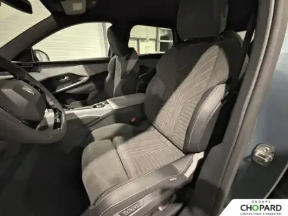 Photo 10 Peugeot 5008  Plug-in Hybrid 225 ch e-DCS7