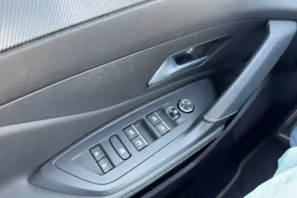 Photo 21 Peugeot 308  PHEV 225 e-EAT8
