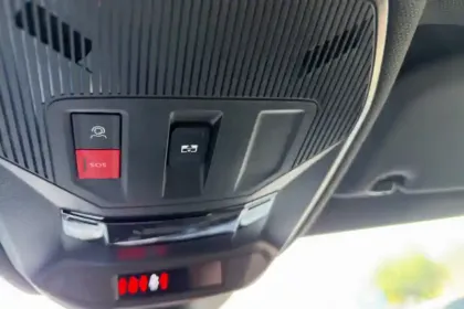 Photo 24 Peugeot 308  PHEV 225 e-EAT8