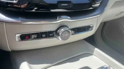 Photo 8 Volvo XC60  T6 Recharge AWD 253 ch + 145 ch Geartronic 8