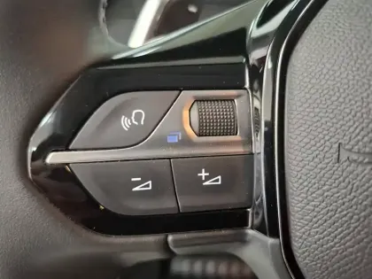 Photo 21 Peugeot 208  Hybrid 110 e-DCS6