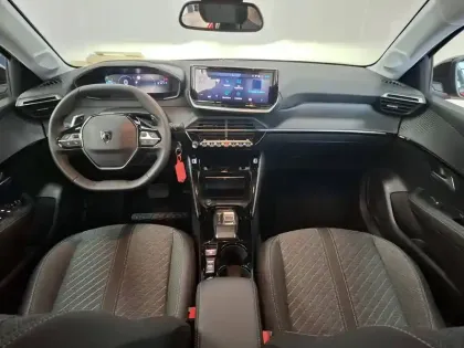 Photo 16 Peugeot 208  Hybrid 110 e-DCS6
