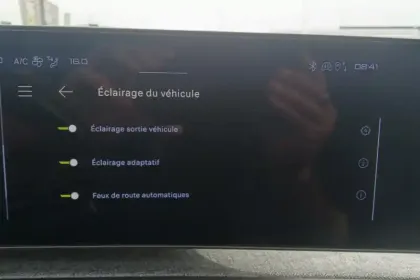 Photo 31 Peugeot 3008  Electrique 210 ch 73 kWh