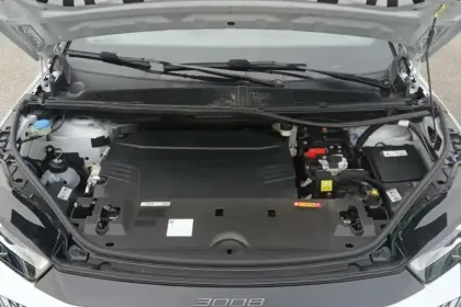 Photo 15 Peugeot 3008  Electrique 210 ch 73 kWh
