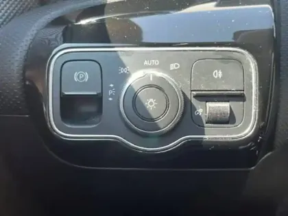Photo 17 Mercedes Classe A  180 d 7G-DCT