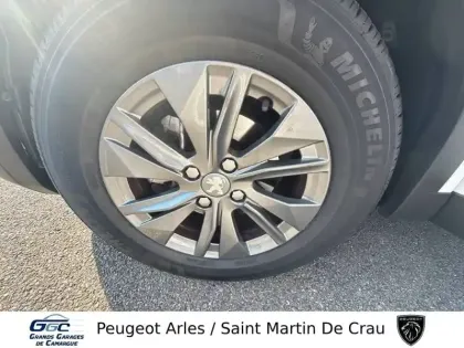 Photo 12 Peugeot 2008  PureTech 100 S&S BVM6