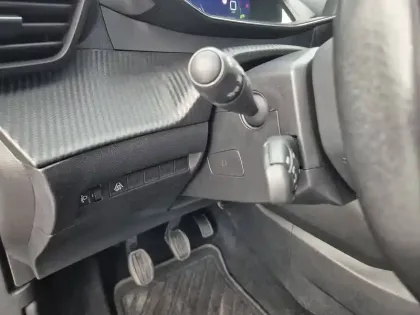 Photo 37 Peugeot 2008  PureTech 130 S&S BVM6