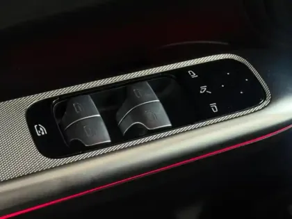 Photo 38 Mercedes GLC  220 d 4MATIC AMG Line