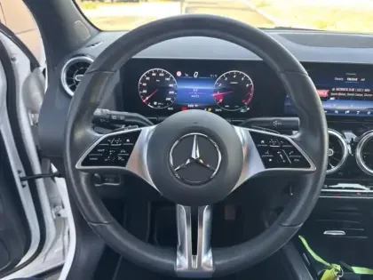 Photo 17 Mercedes GLA 200 Progressive Line