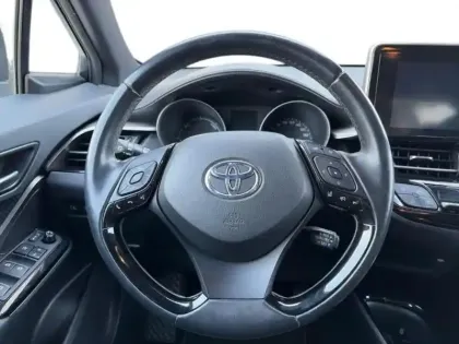 Photo 9 Toyota C-HR  122h Design 2WD E-CVT RC18