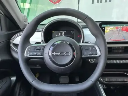 Photo 13 Fiat 600  1.2 Hybrid Turbo 145ch Pop eDCT6 Step 2