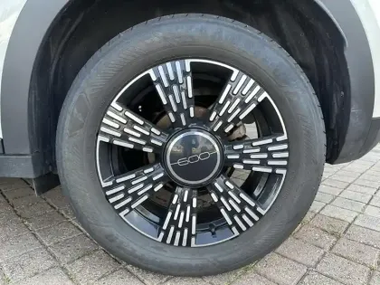 Photo 8 Fiat 600  1.2 Hybrid Turbo 145ch Pop eDCT6 Step 2