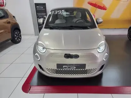 Photo 8 Fiat 500  e 118ch Giorgio Armani Collectors Edition MY25