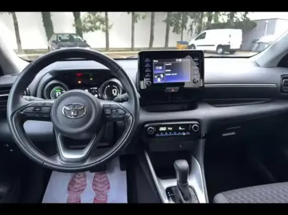 Photo 10 Toyota Yaris  116h Design 5p MY22