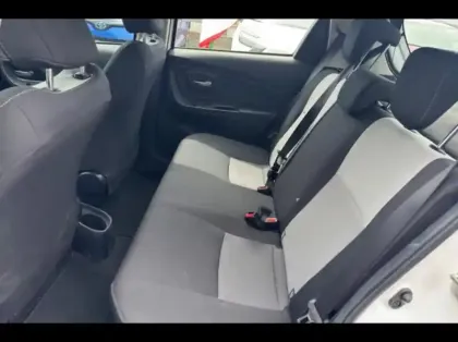 Photo 10 Toyota Yaris  HSD 100h Dynamic 5p