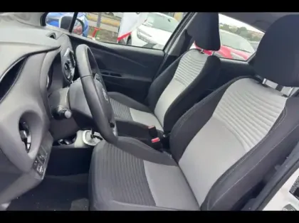 Photo 9 Toyota Yaris  HSD 100h Dynamic 5p