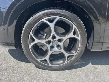 Photo 10 Alfa Romeo Tonale  1.5 Hybrid 160ch Ti TCT